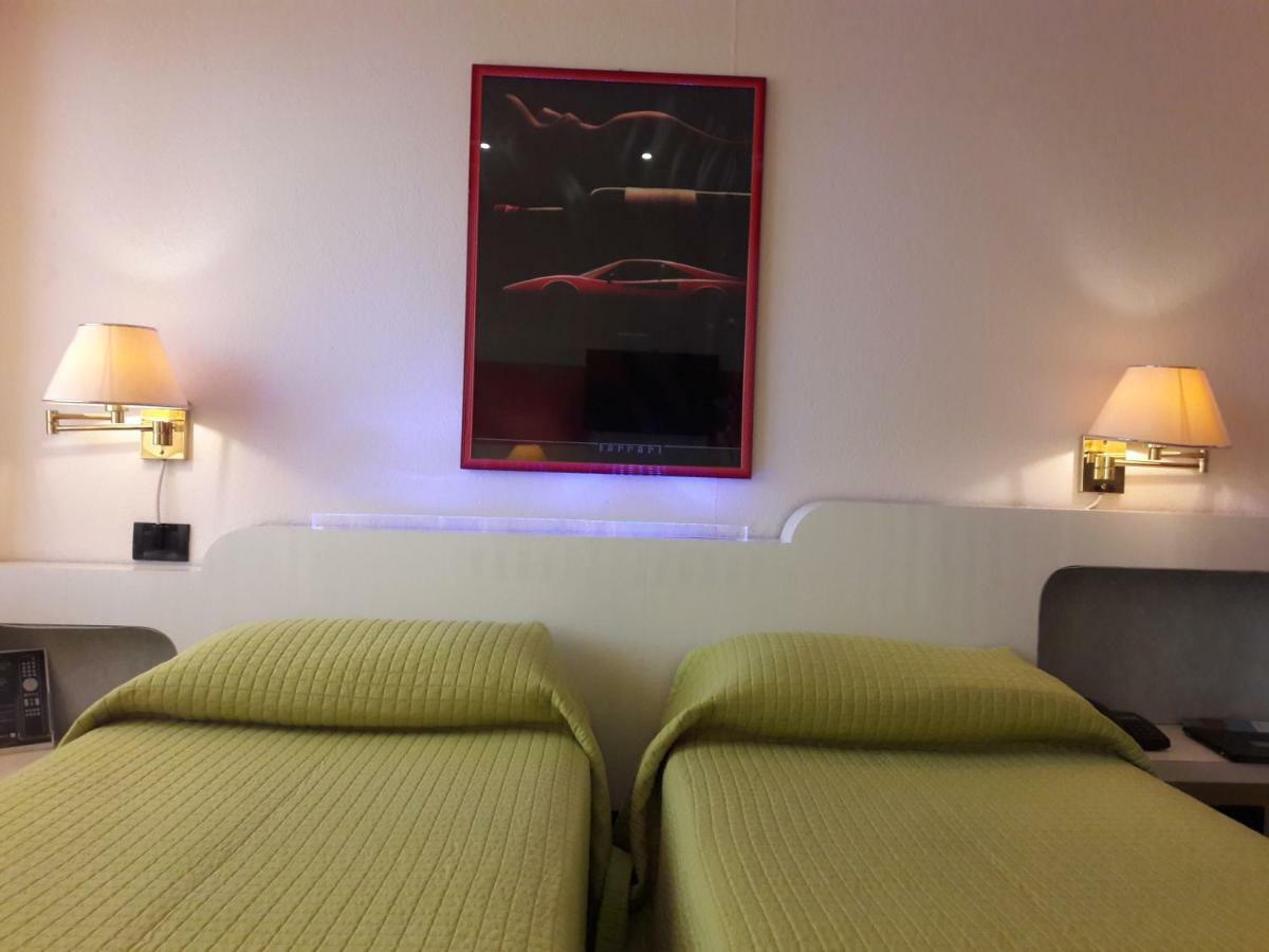 Twin Room,888374923:JPEG